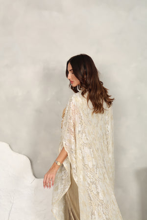 White Kaftan – Off Dantel With 3d Handmade Embroiderd Flower Design