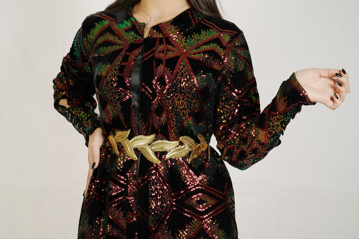 Black Velvet Base Covered With Changing Colour Sequence – Black Design