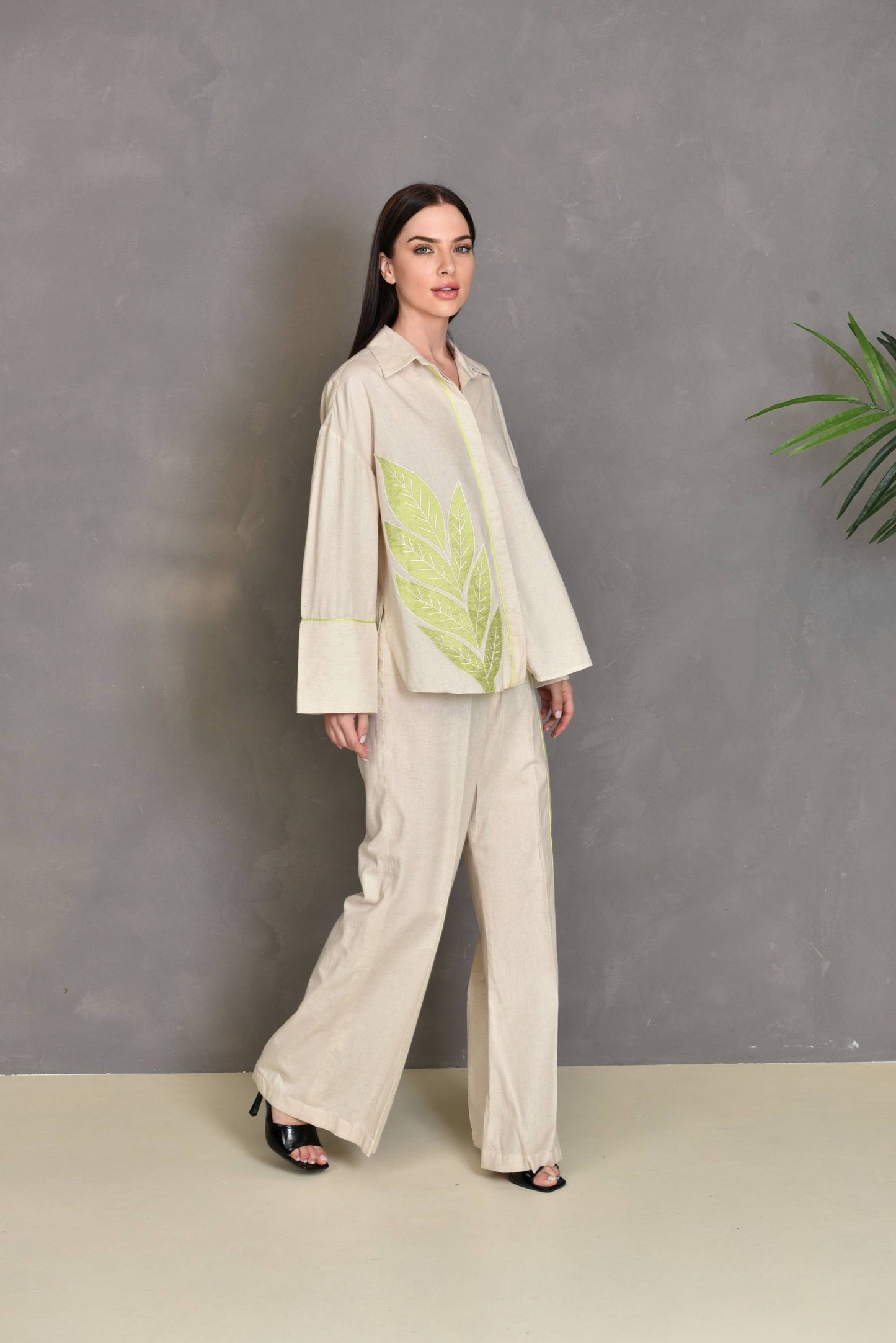 Travel linen embroidered set