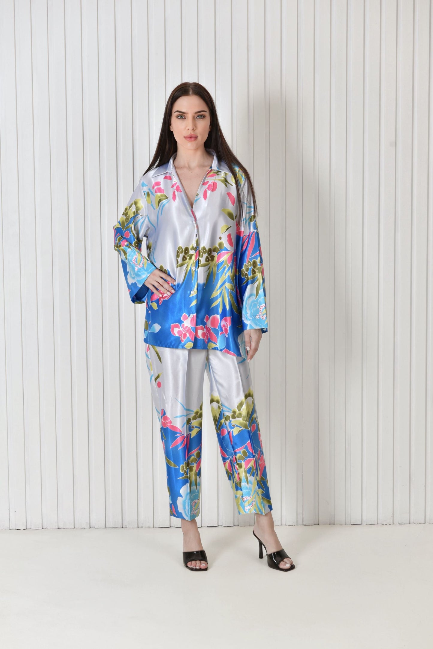 Crepe satin travel set