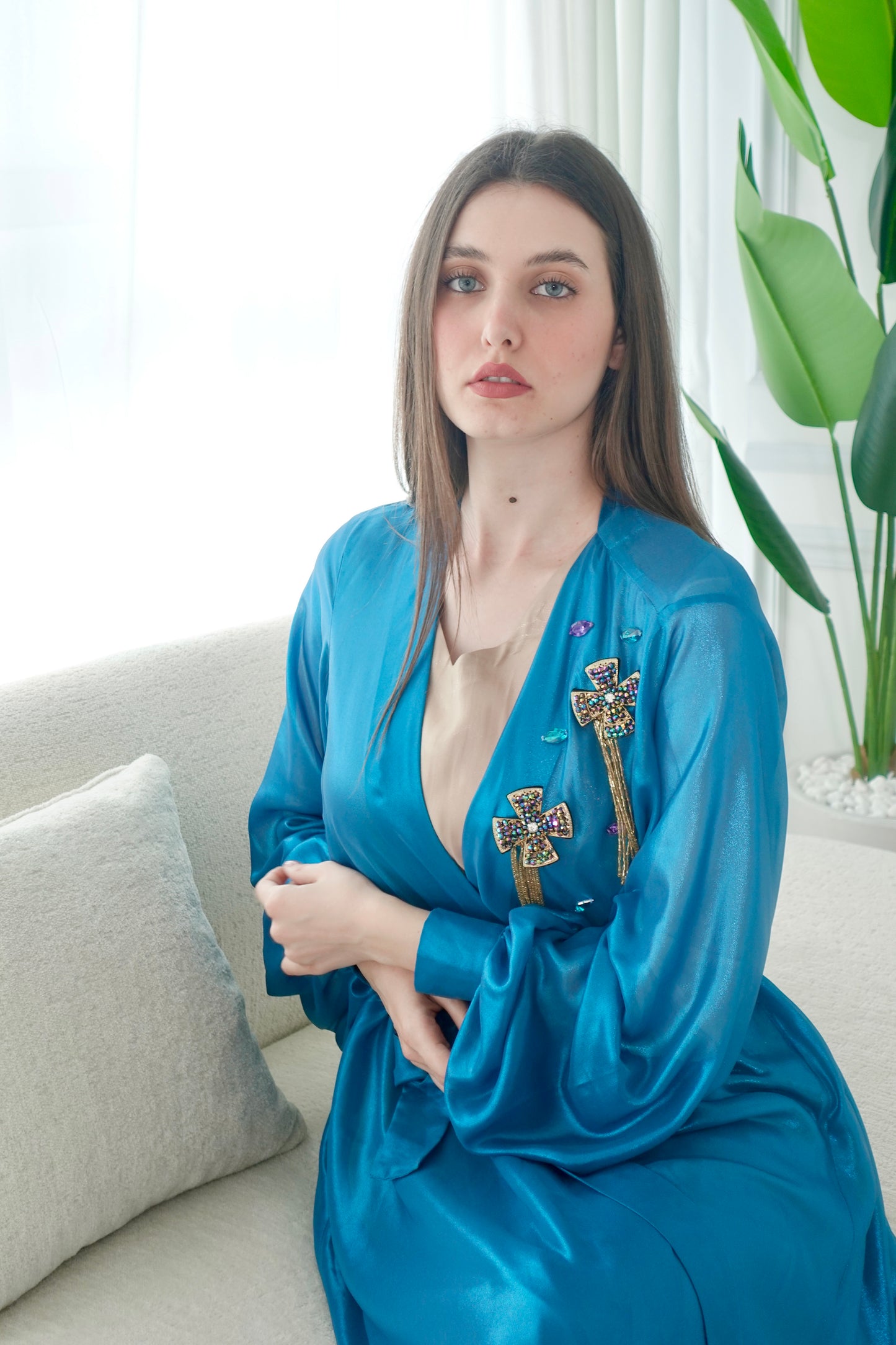 Shiny blue embroidered kaftan with belt