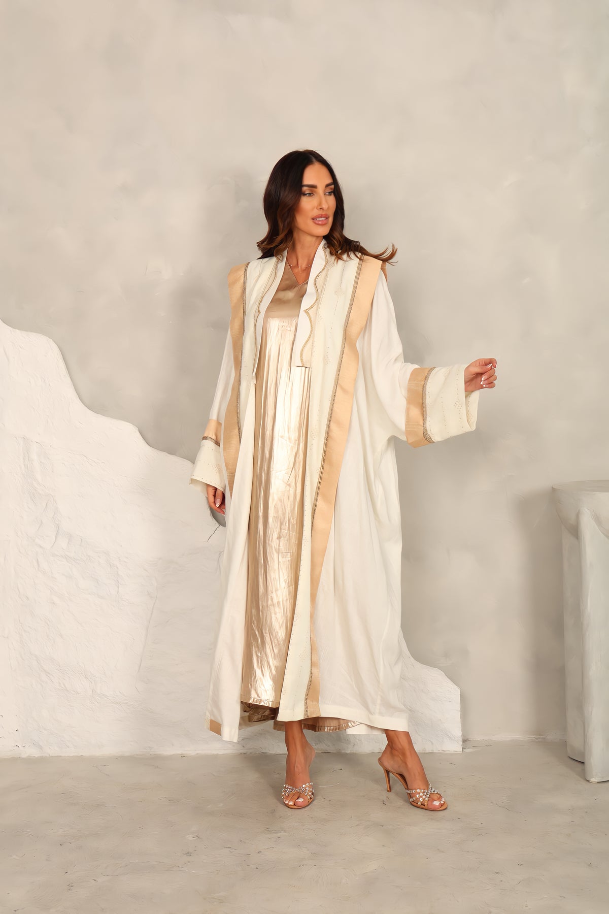Off White Linen Emrodrodered Abaya