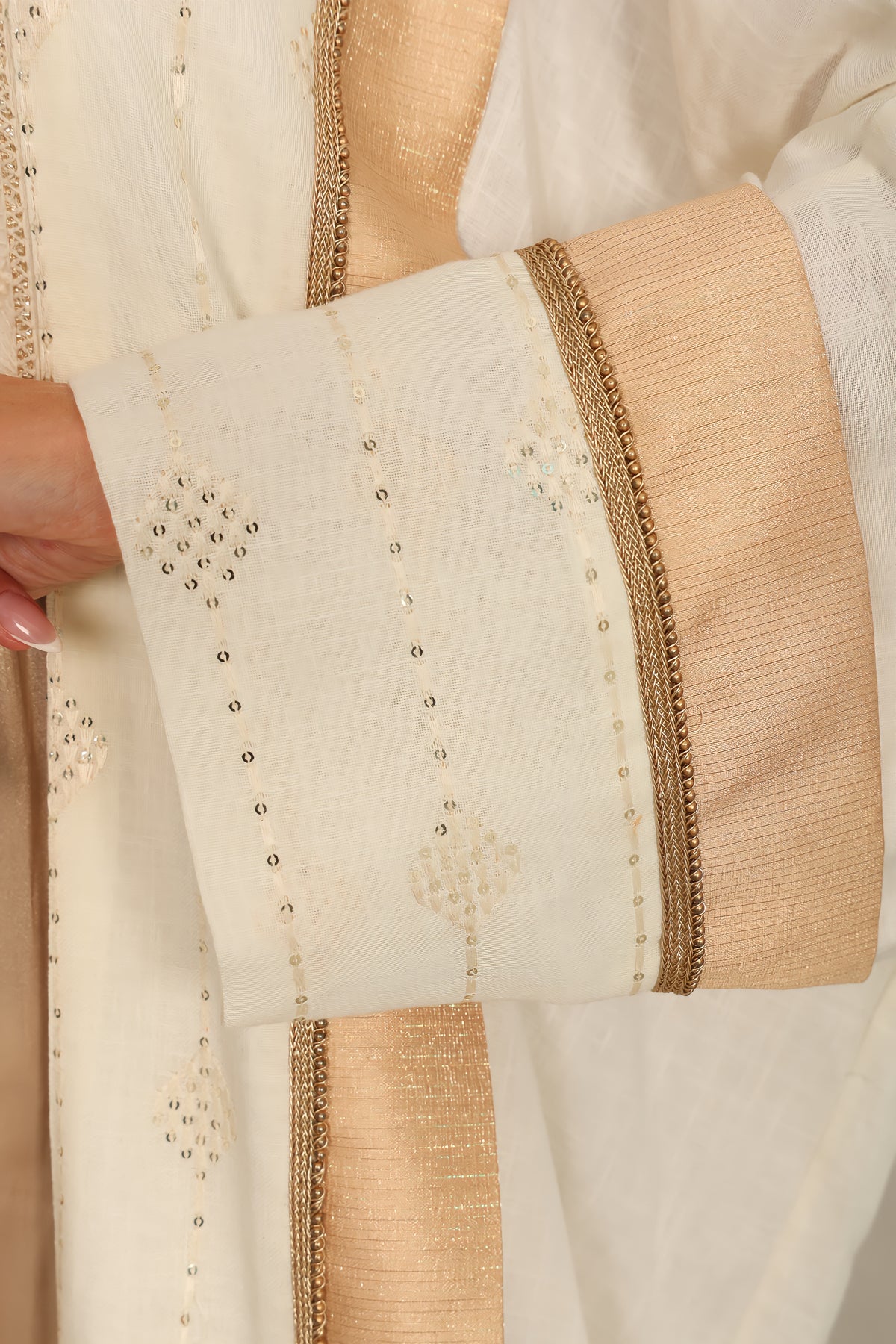 Off White Linen Emrodrodered Abaya