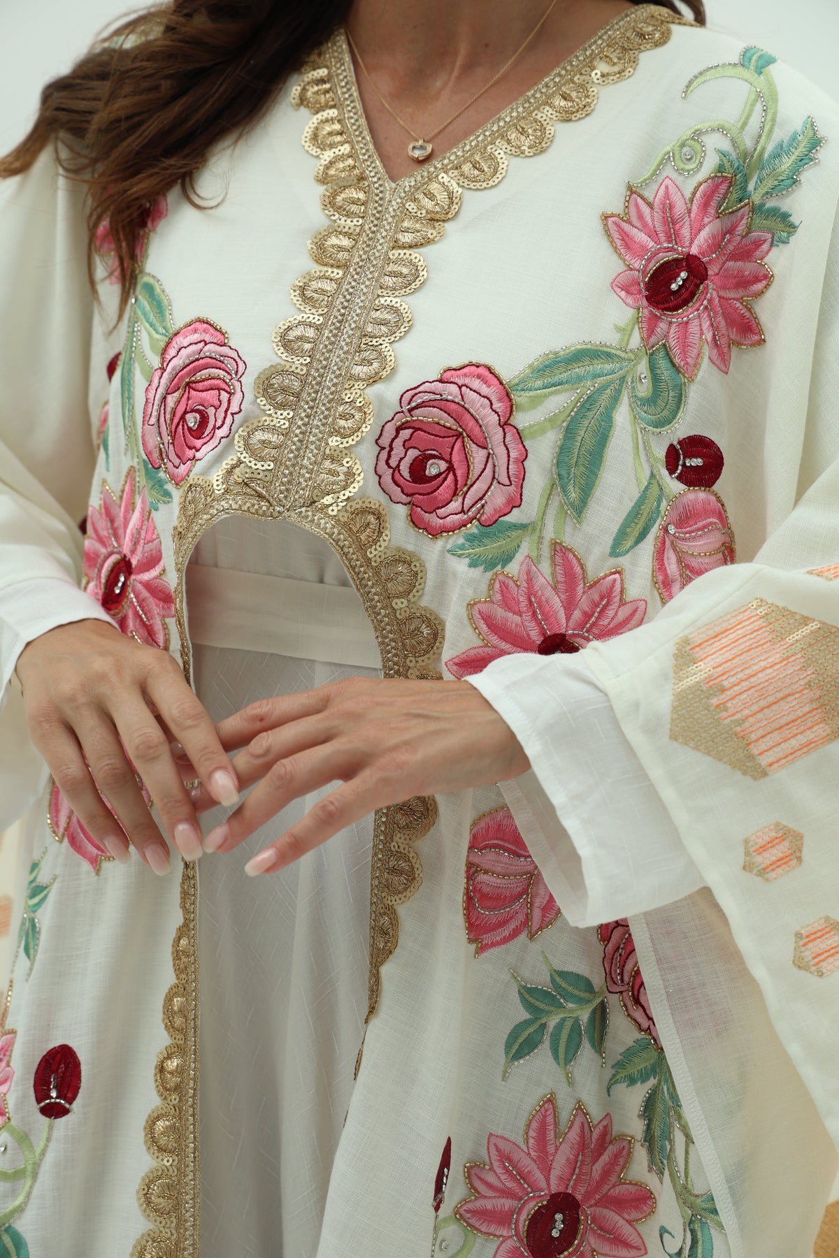 Cotton abaya – off white embroidered