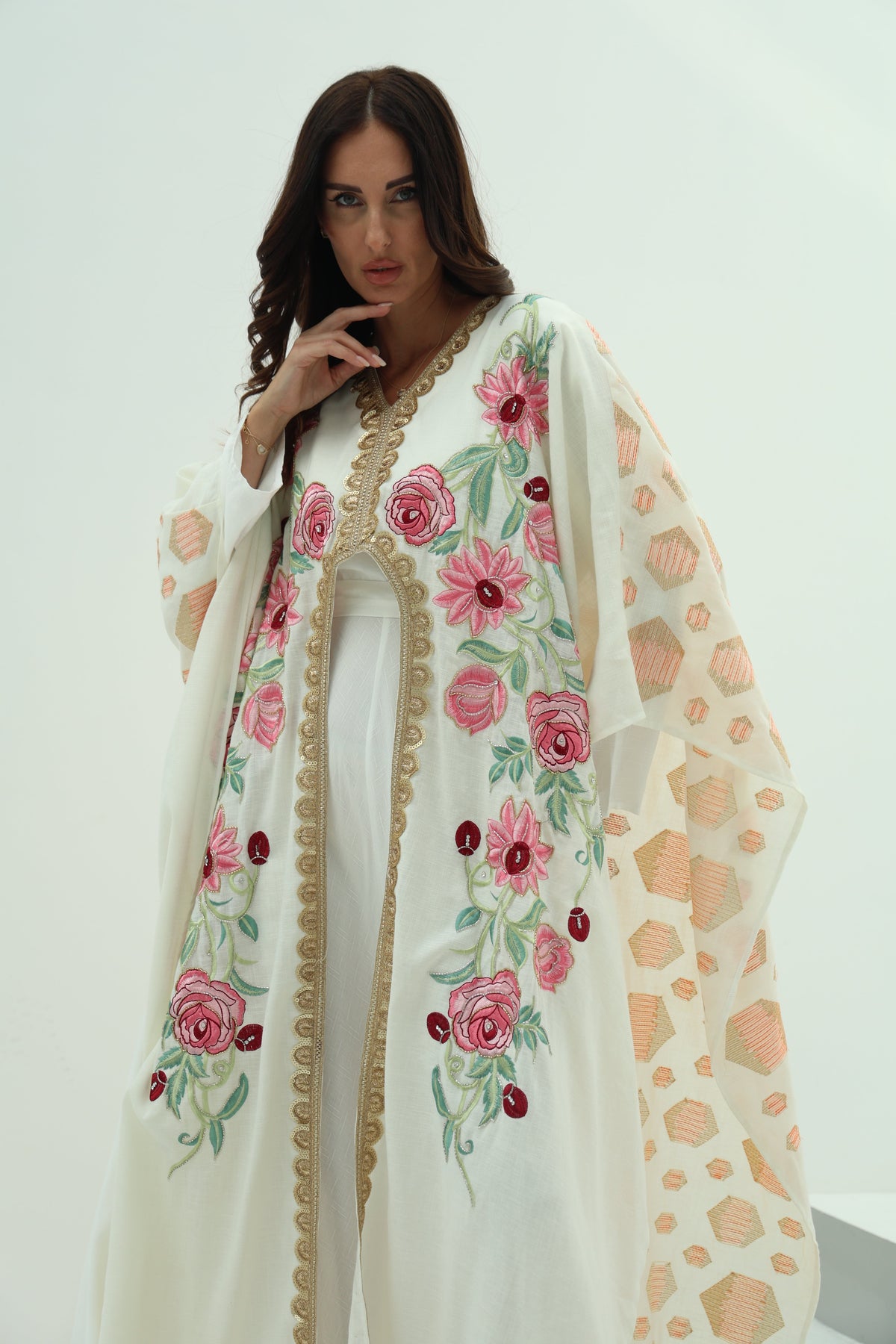 Cotton abaya – off white embroidered