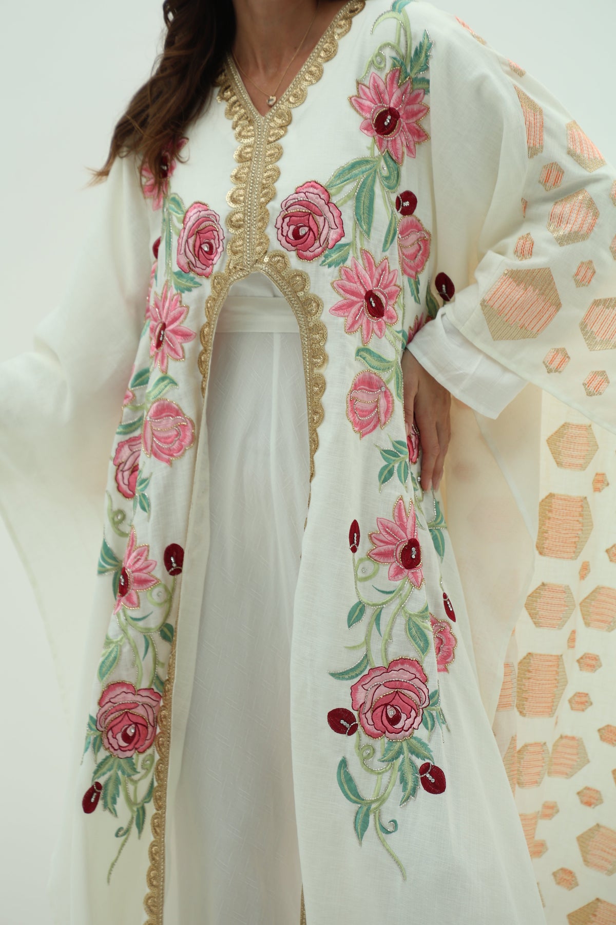 Cotton abaya – off white embroidered