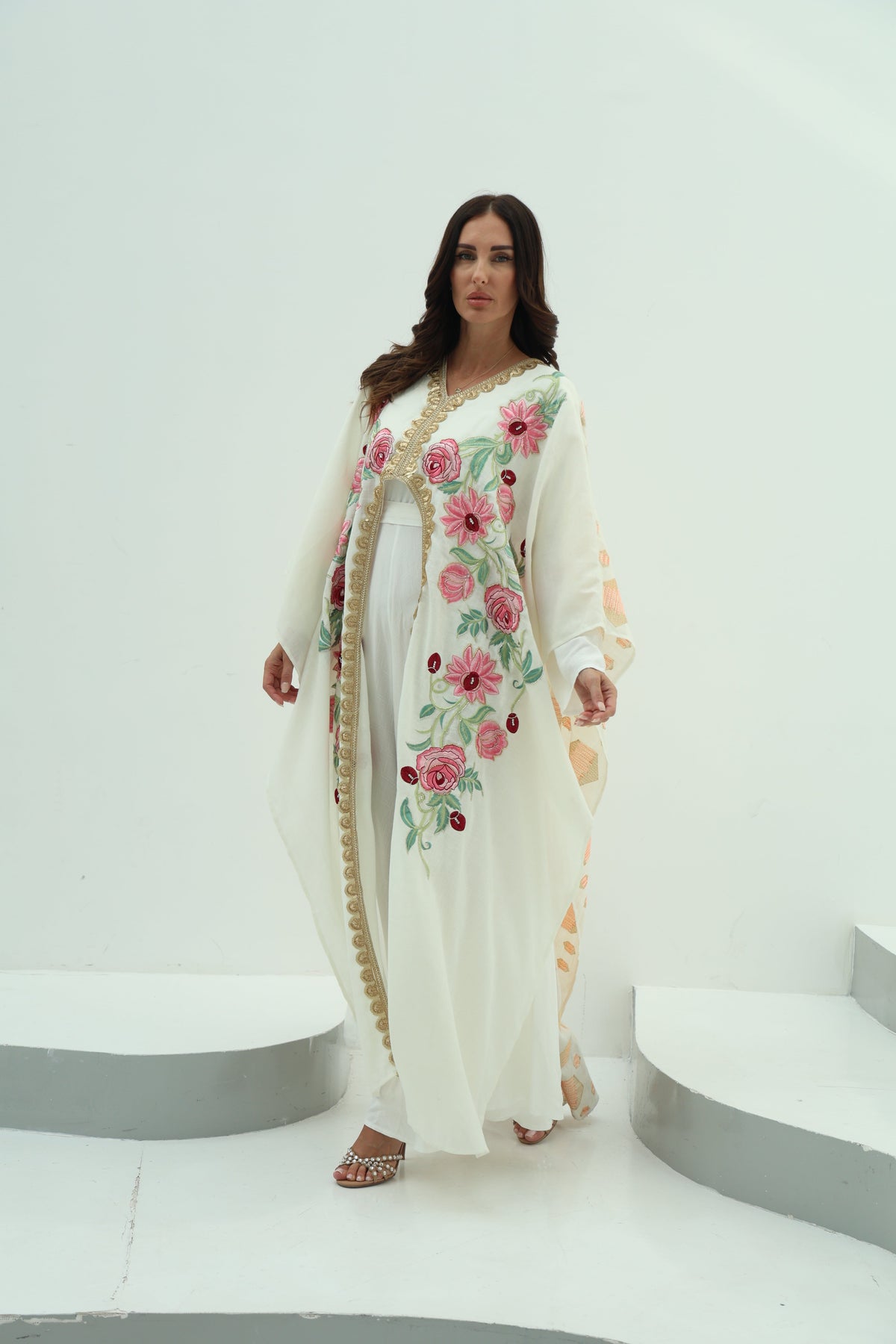 Cotton abaya – off white embroidered