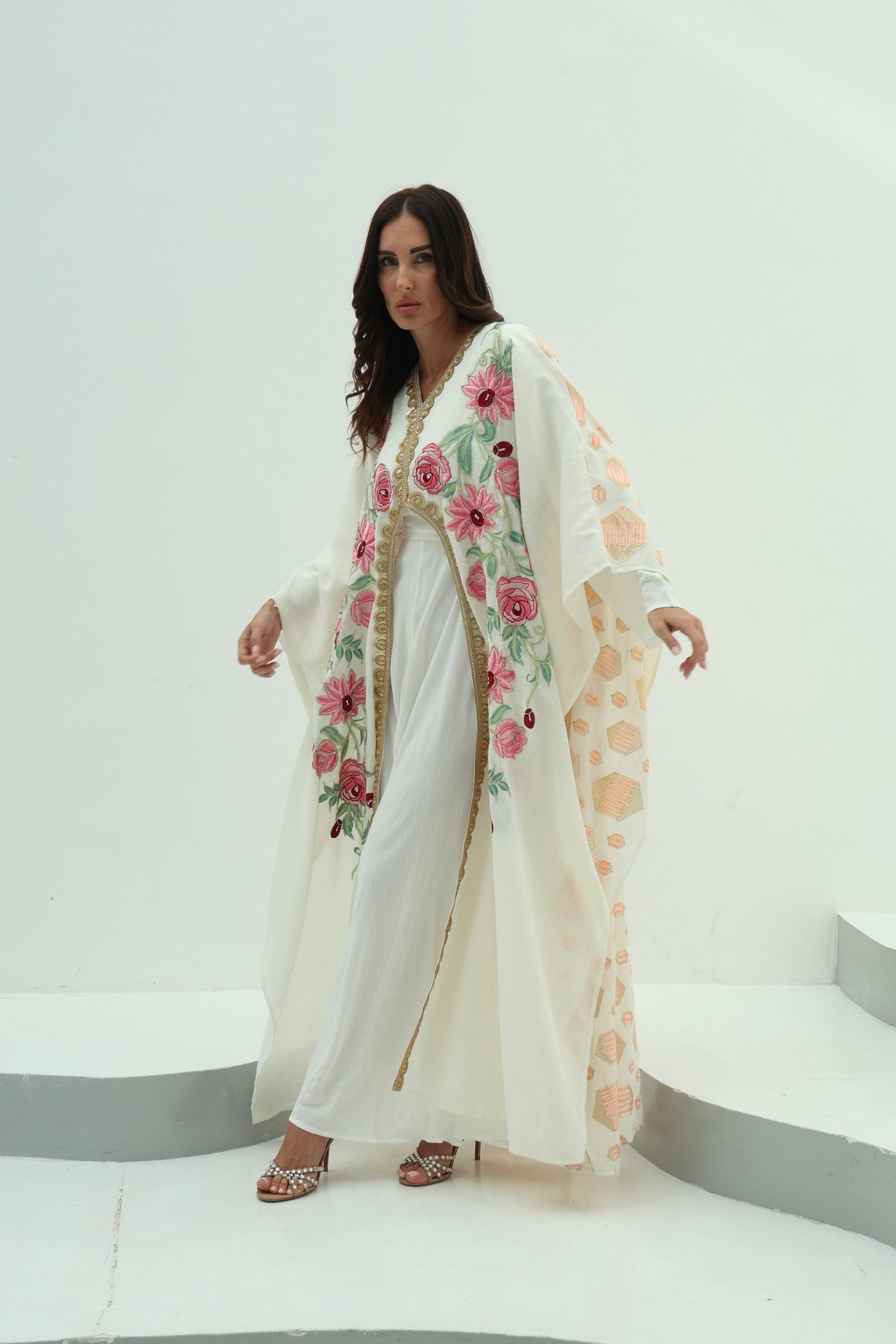 Cotton abaya – off white embroidered