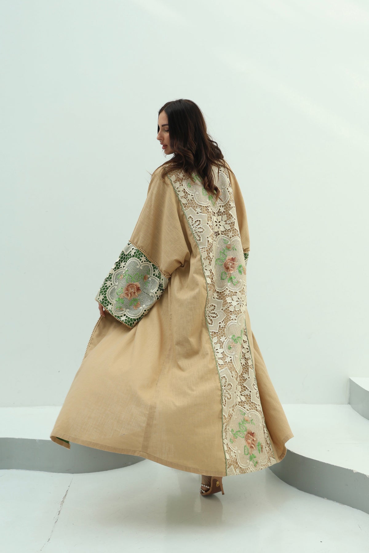 Linen green abaya – biege