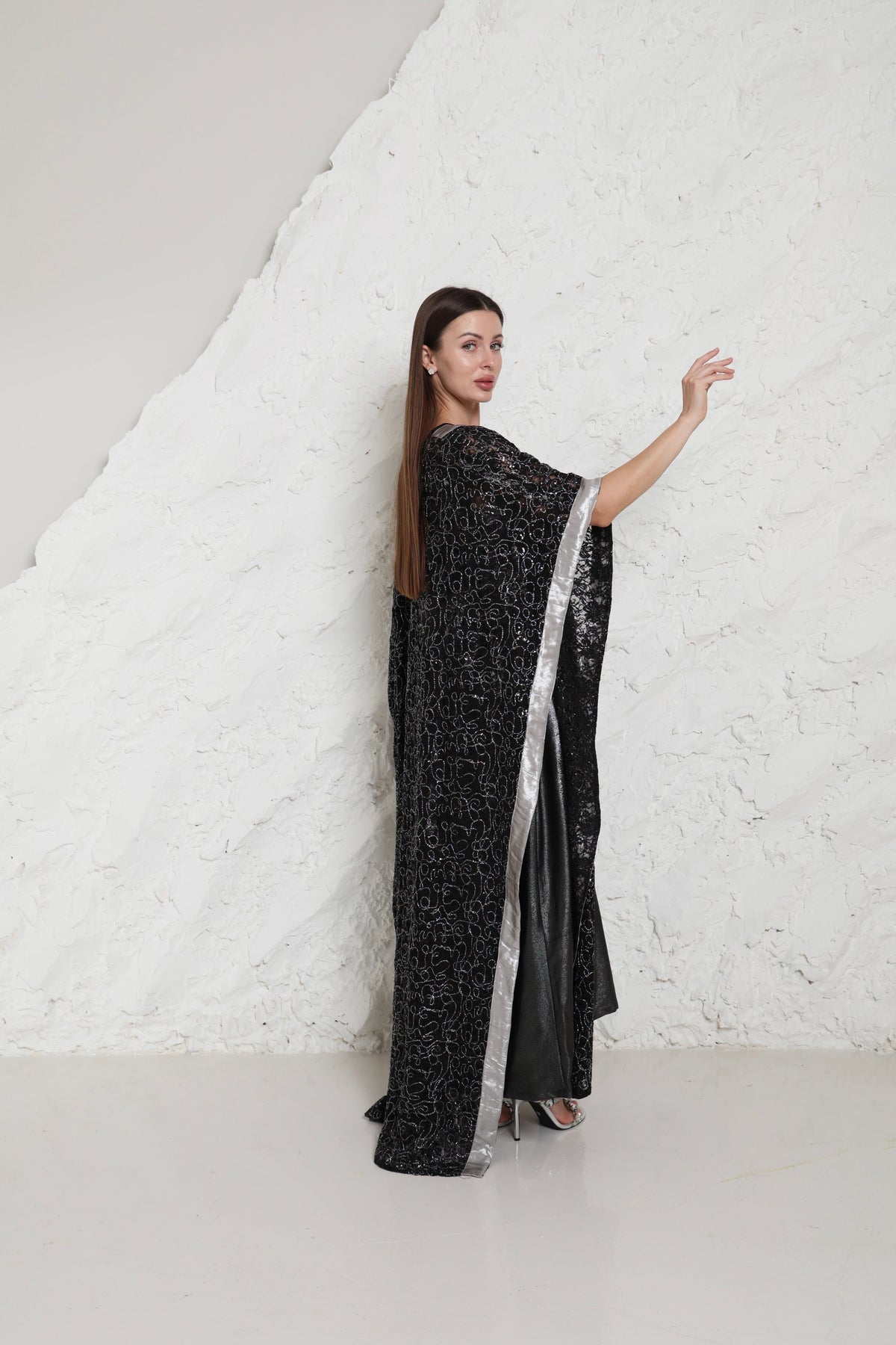 Black Embroidered Dantel Kaftan