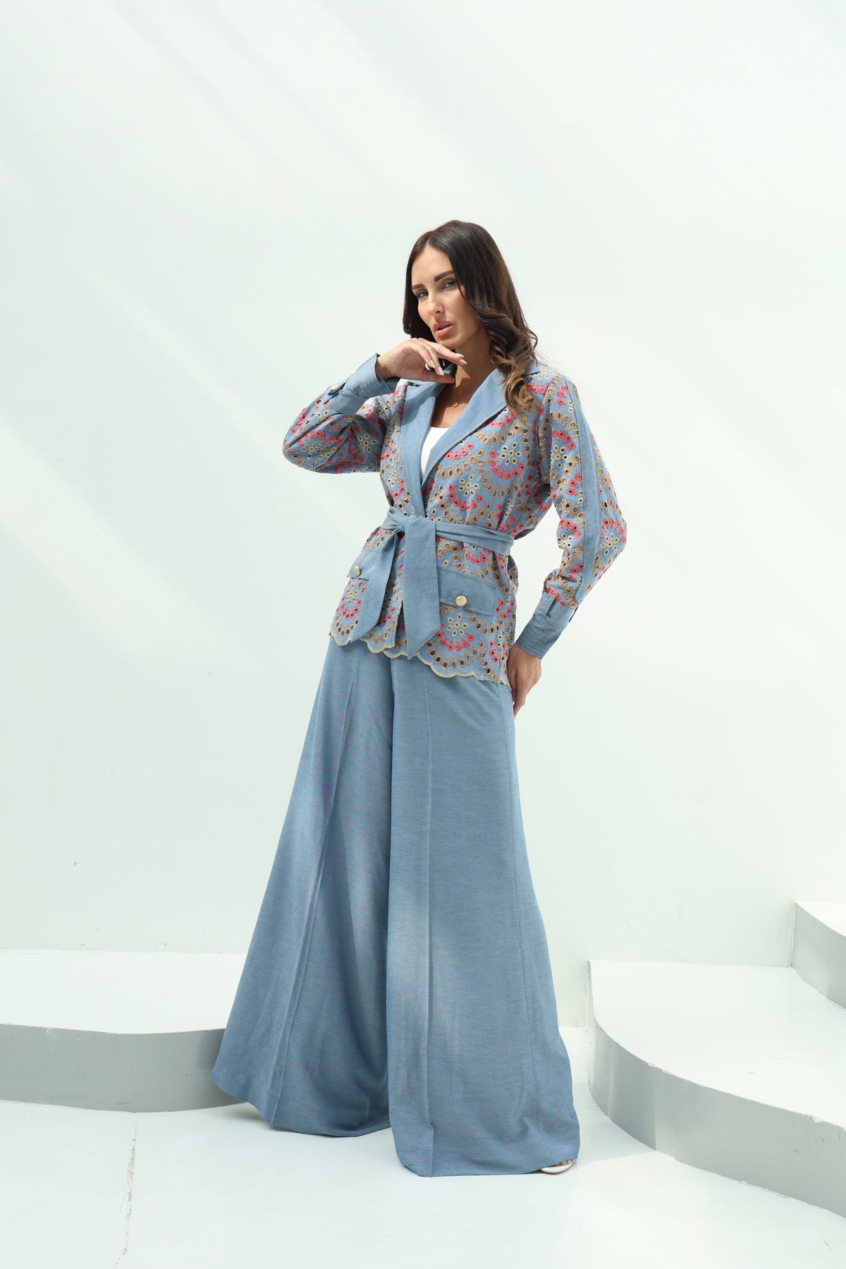 Blue set – light design jeans embroidered blazer