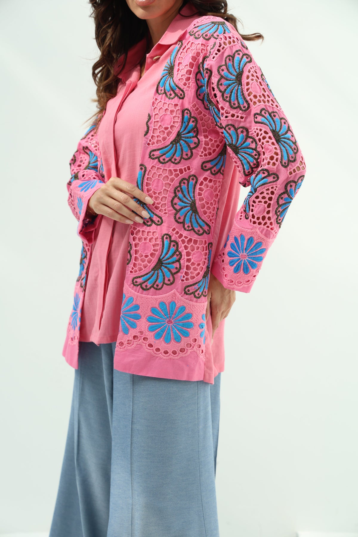 Linen pink – design embroidered shirt