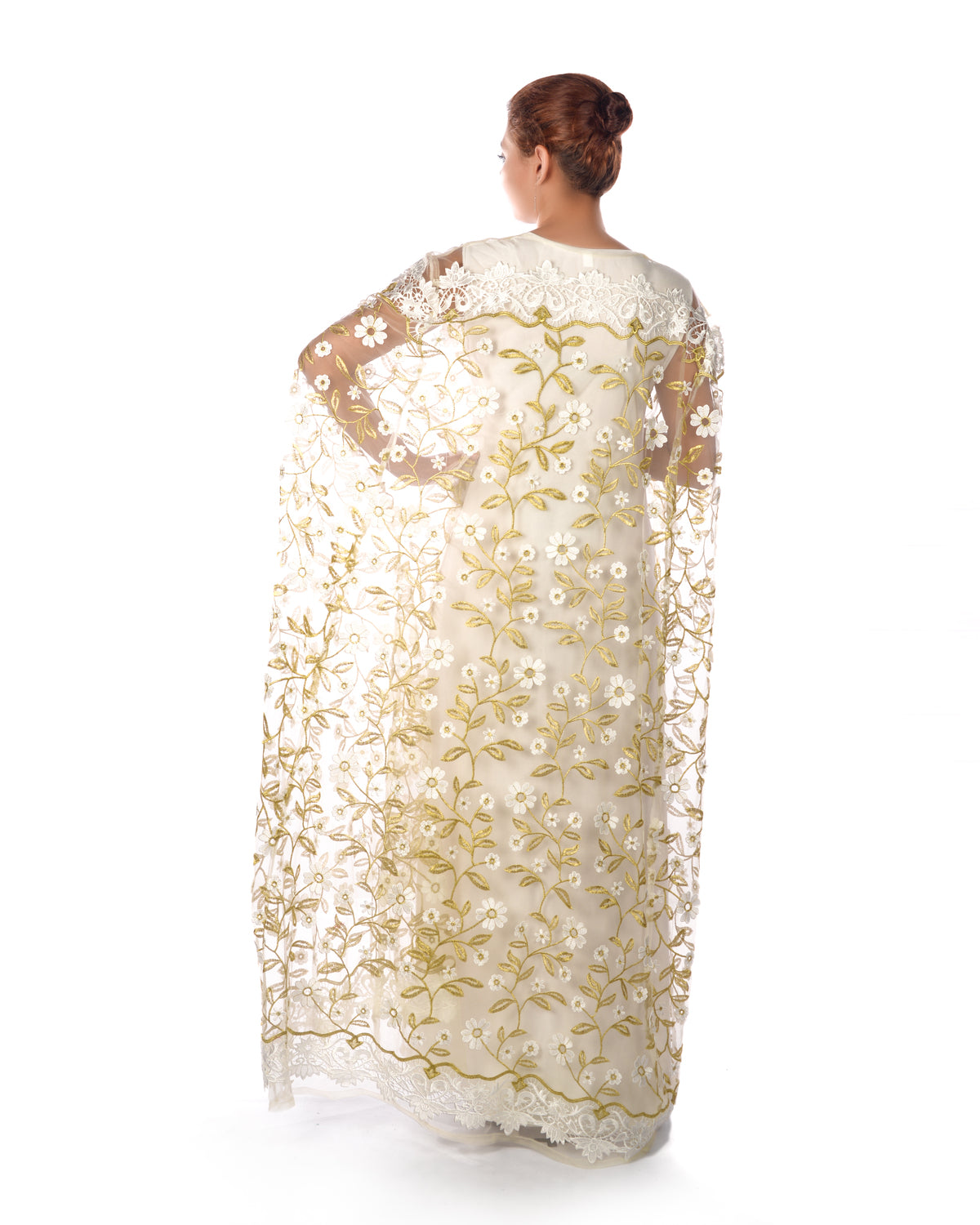 Off white golden 3d dantel bisht